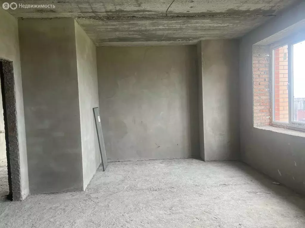 3-комнатная квартира: Владикавказ, улица Курсантов-Кировцев, 29к4 ... - Фото 1