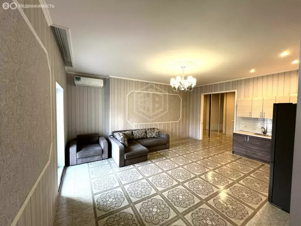 3-комнатная квартира: Ливадия, улица Батурина, 40А (84.4 м) - Фото 1