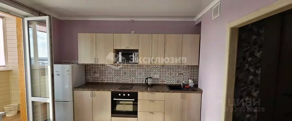 Студия Тюменская область, Тюмень ул. Фармана Салманова, 10 (30.0 м) - Фото 0