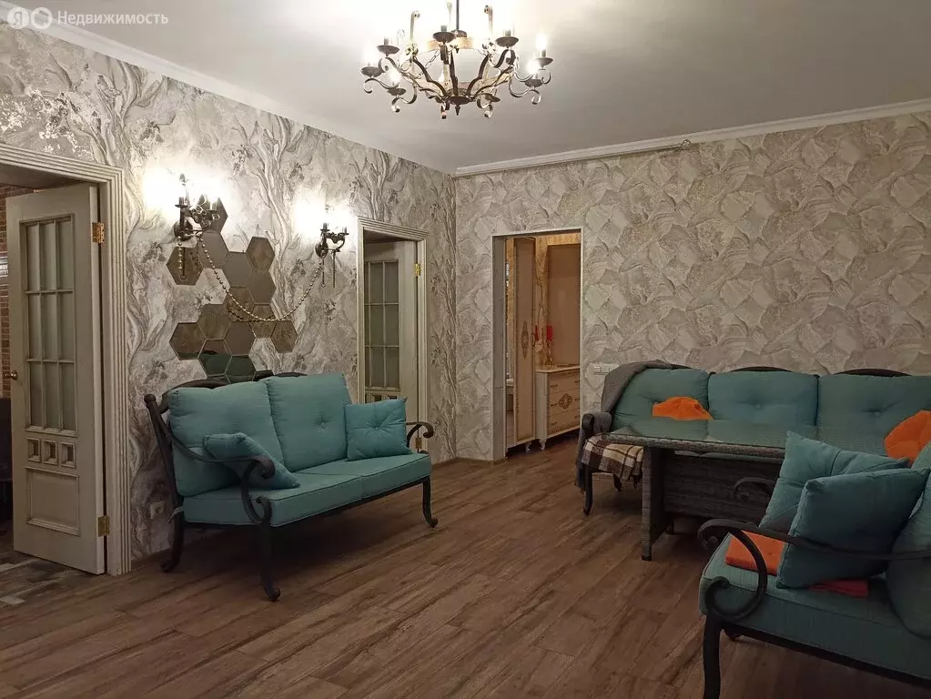 Дом в Гвардейское, Первомайская улица (240 м) - Фото 2