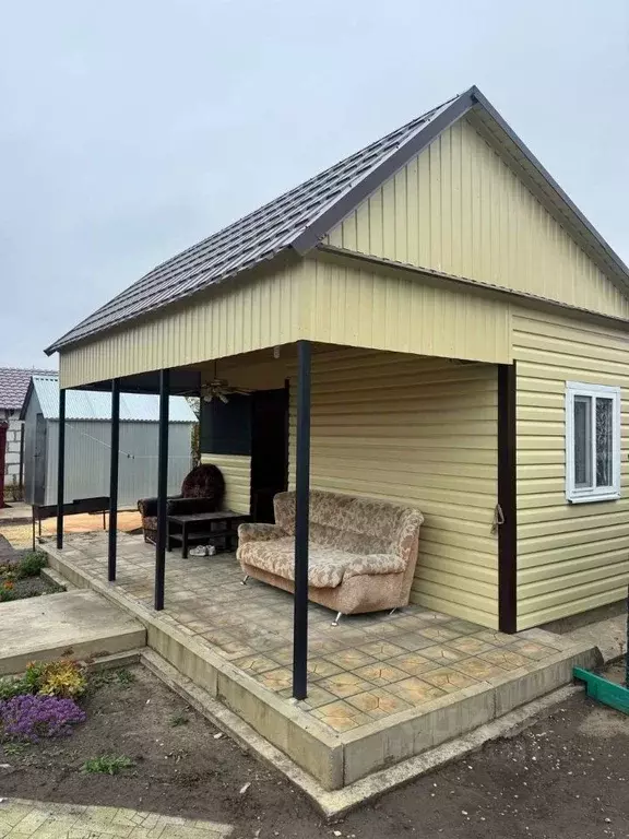 Дом в Саратовская область, Энгельсский район, Красноярское ... - Фото 1