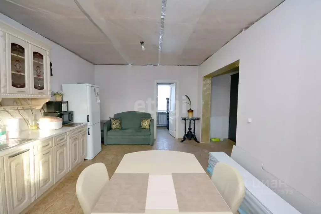 Дом в Саха (Якутия), Якутск Сатал кв-л, 2-й кв-л, 8 (71 м) - Фото 1