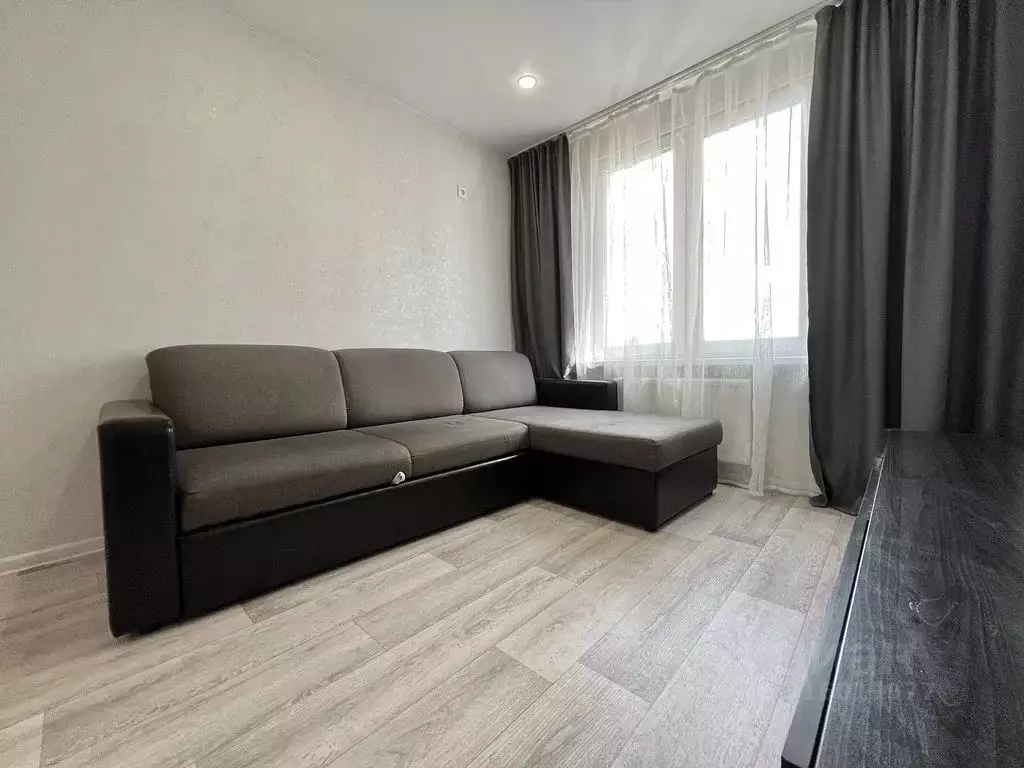 1-к кв. Татарстан, Казань ул. Александра Курынова, 4к3 (35.0 м) - Фото 1
