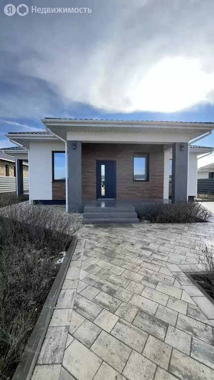 Дом в Симферопольский район, Мирновское сельское поселение, село ... - Фото 1