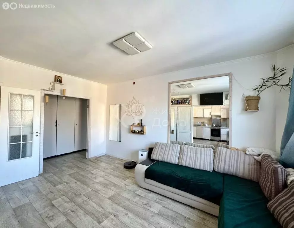 3-комнатная квартира: Волгоград, улица Рихарда Зорге, 52 (67.8 м) - Фото 1