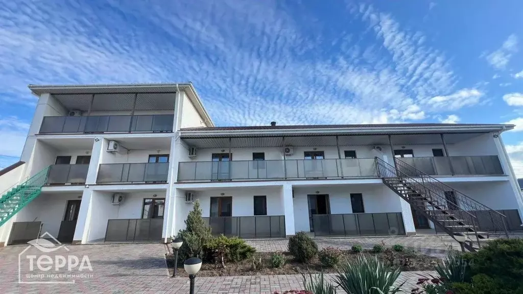 Дом в Крым, Евпатория городской округ, Заозерное пгт ул. Солнечная, 21 ... - Фото 1