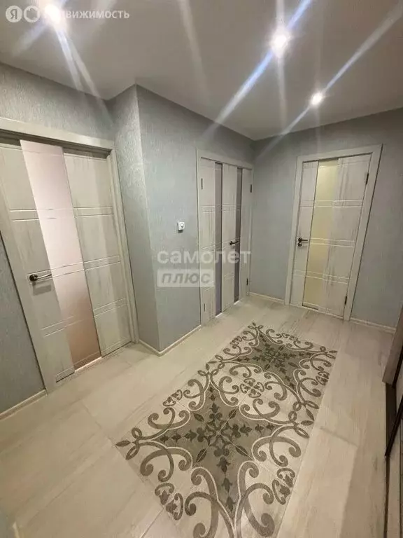 2-комнатная квартира: Смоленск, улица Нормандия-Неман, 7 (63.1 м) - Фото 1