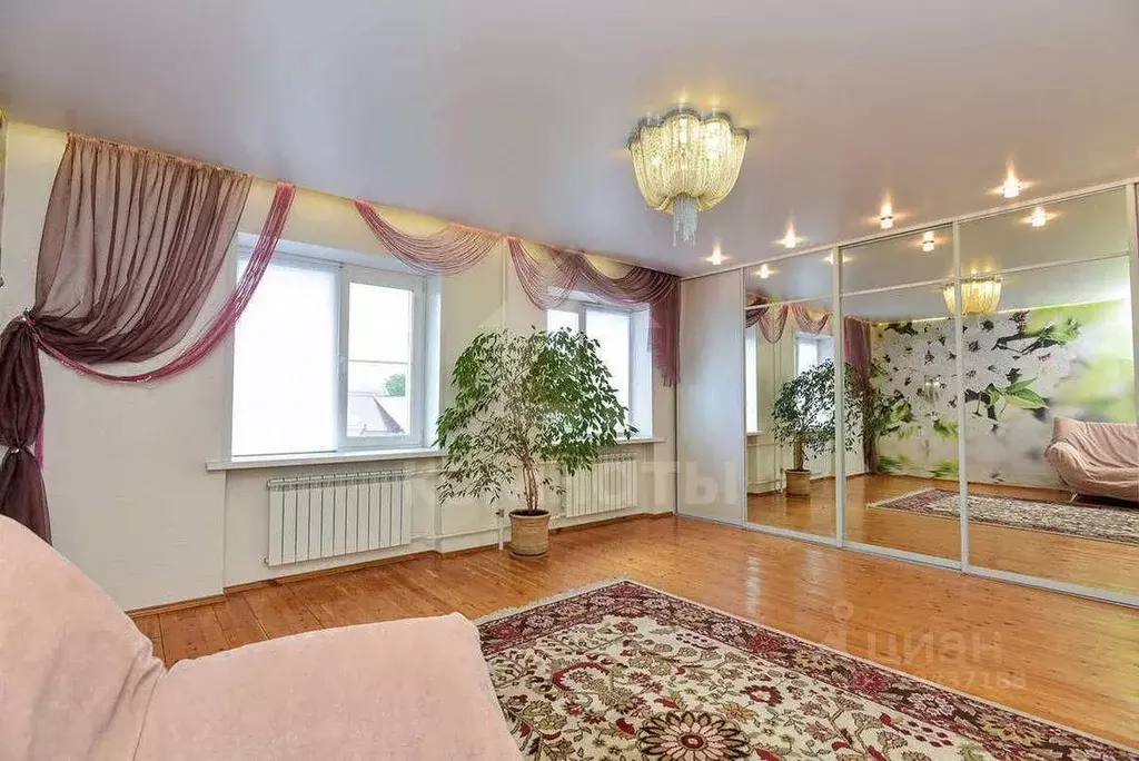 Дом в Воронежская область, Воронеж ул. Карпинского, 64 (330 м) - Фото 0