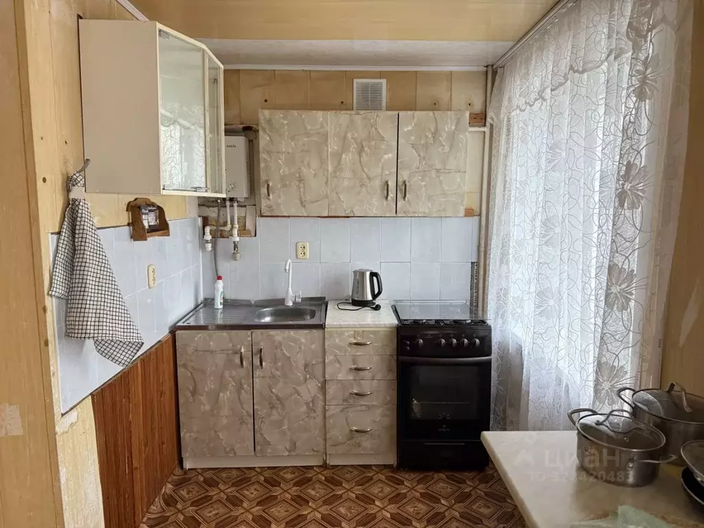 3-к кв. Волгоградская область, Котельниково ул. Ленина, 12 (61.4 м) - Фото 1