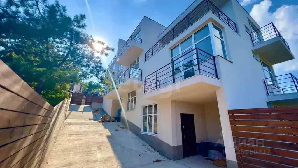 Дом в Крым, Ялта муниципальный округ, Гаспра пгт ул. Горького, 18И ... - Фото 1