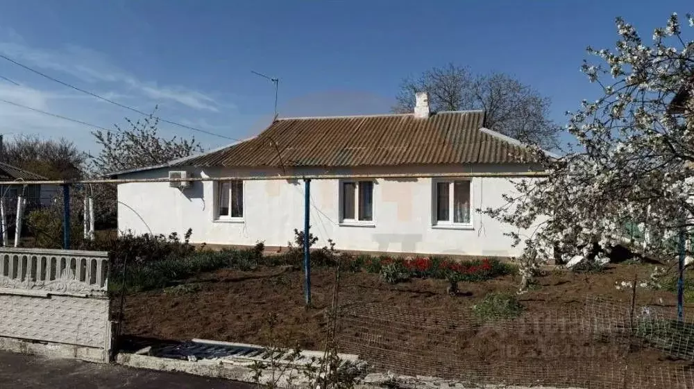 Дом в Крым, Сакский район, с. Фрунзе ул. Степная (96 м) - Фото 1