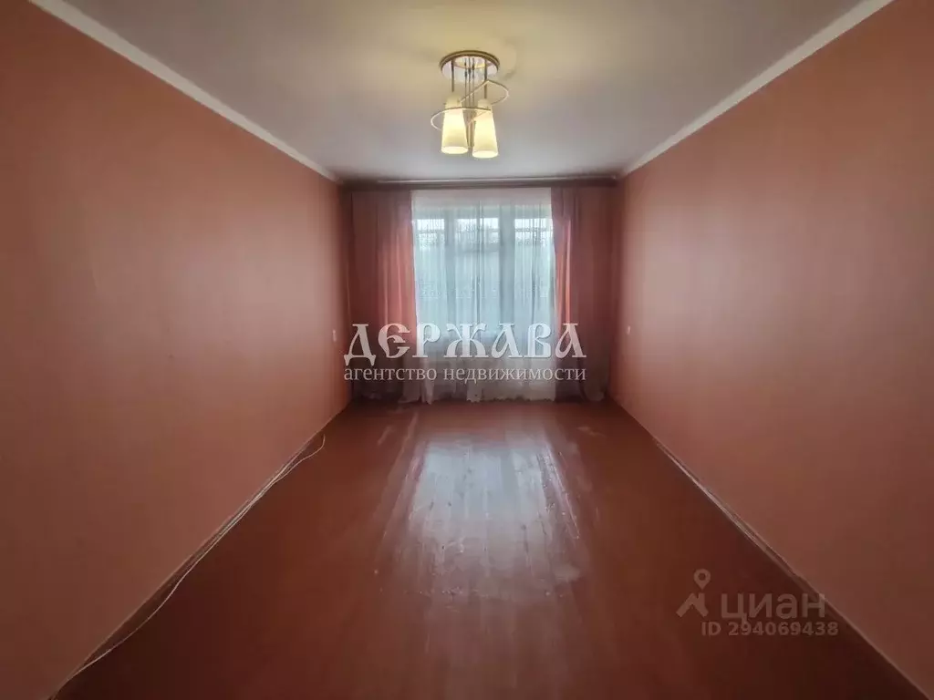 3-к кв. Белгородская область, Старый Оскол Интернациональный мкр, 8 ... - Фото 0