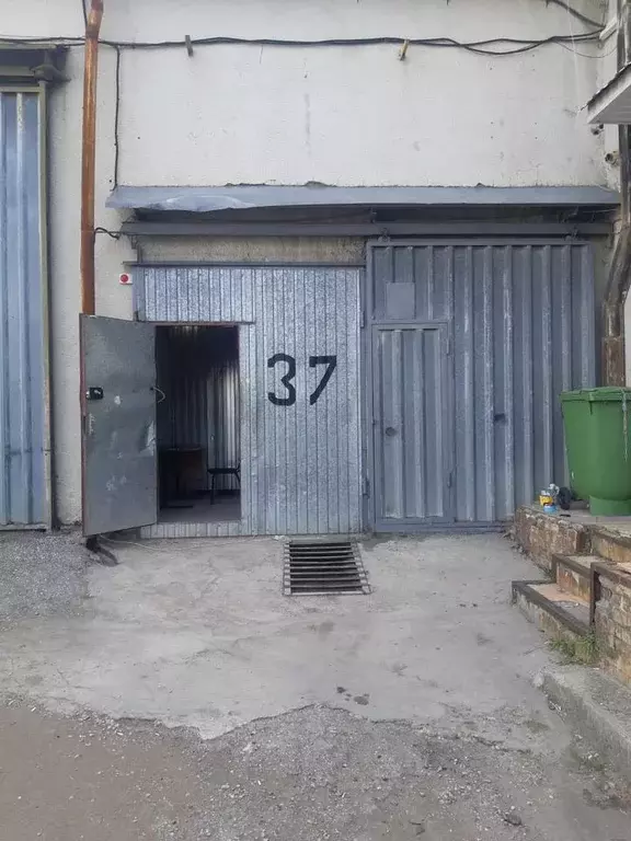 Гараж в Краснодарский край, Новороссийск ул. Луначарского, 21 (10 м) - Фото 1