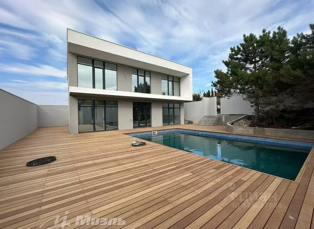 Дом в Севастополь ул. Коралловая, 1 (212 м) - Фото 1