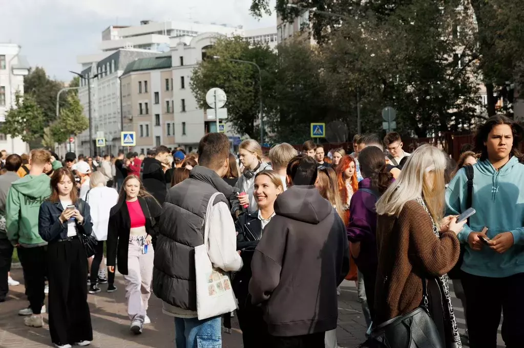 Торговое, 18 м на Фудкорте у Метро - Фото 0