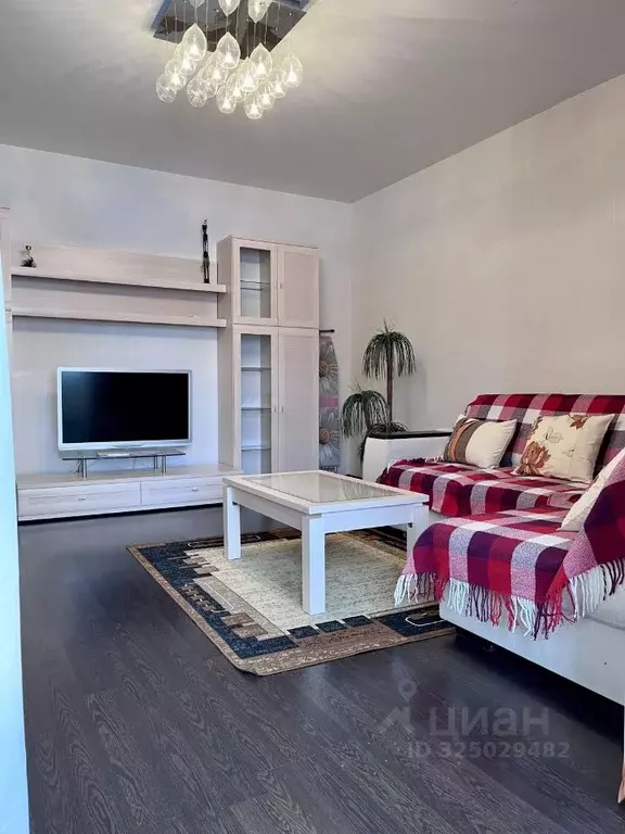 2-к кв. Башкортостан, Уфа ул. Мустая Карима, 28 (70.0 м) - Фото 1