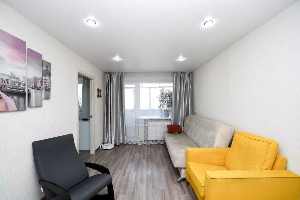 3-к кв. Омская область, Омск Городок Нефтяников мкр, ул. 22 Апреля, 8 ... - Фото 1