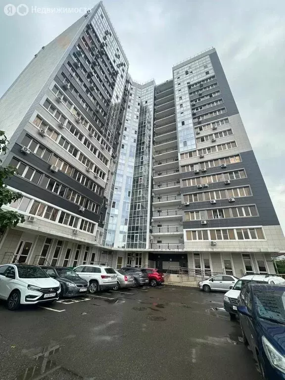 8-комнатная квартира: Краснодар, улица Стасова, 10 (240 м) - Фото 0