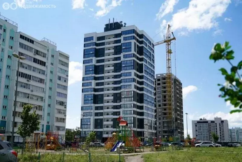 3-комнатная квартира: Альметьевск, проспект Строителей, 70Б (78 м) - Фото 1