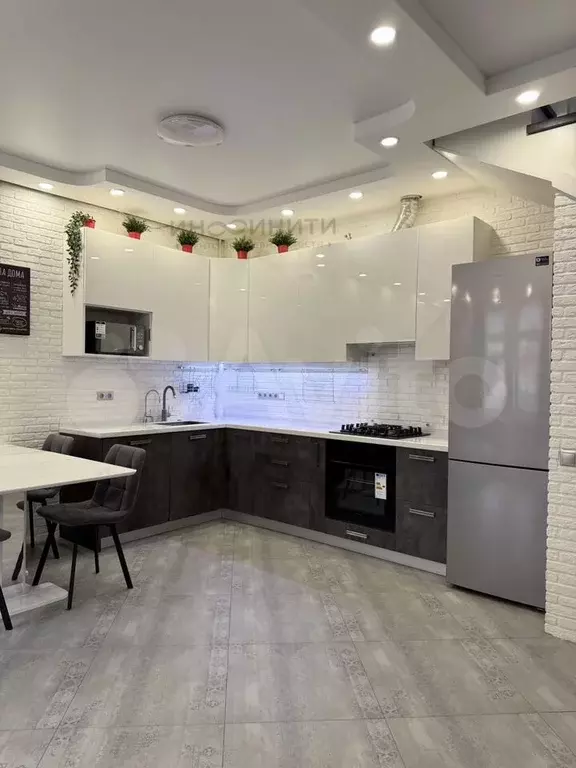 4-к. квартира, 92 м, 3/3 эт. - Фото 0