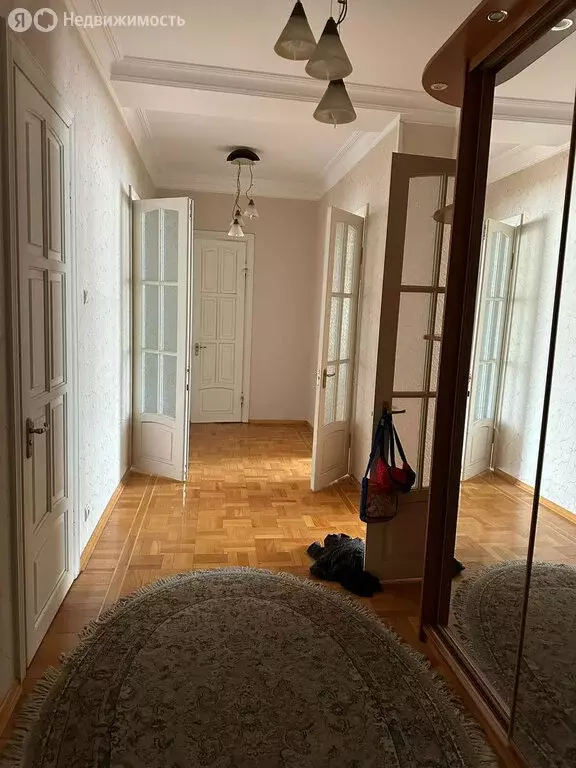 4-комнатная квартира: Махачкала, улица Ушакова, 9 (167.7 м) - Фото 1