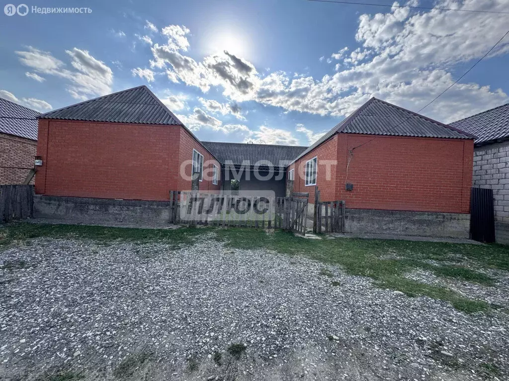 Дом в Комсомольское, улица Висимбаева, 61 (190 м) - Фото 0