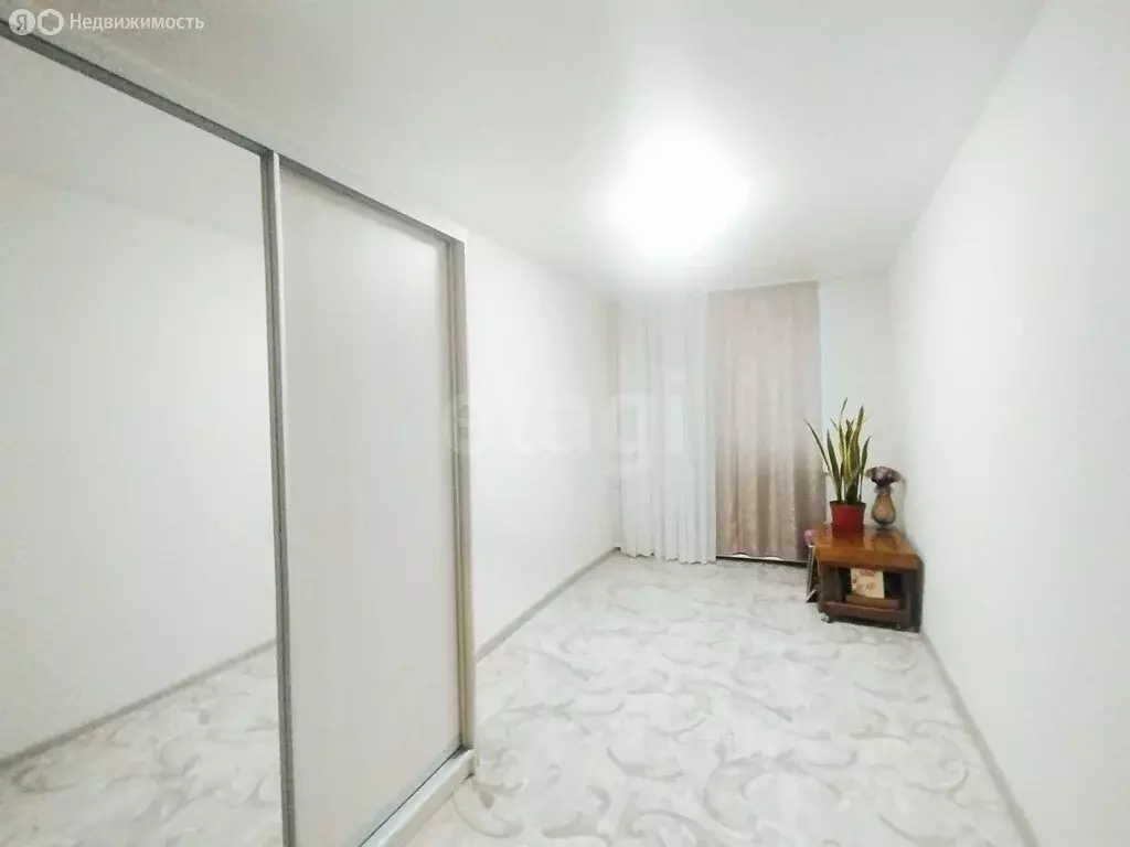 3-комнатная квартира: Озерск, улица Трудящихся, 1 (77.7 м) - Фото 2