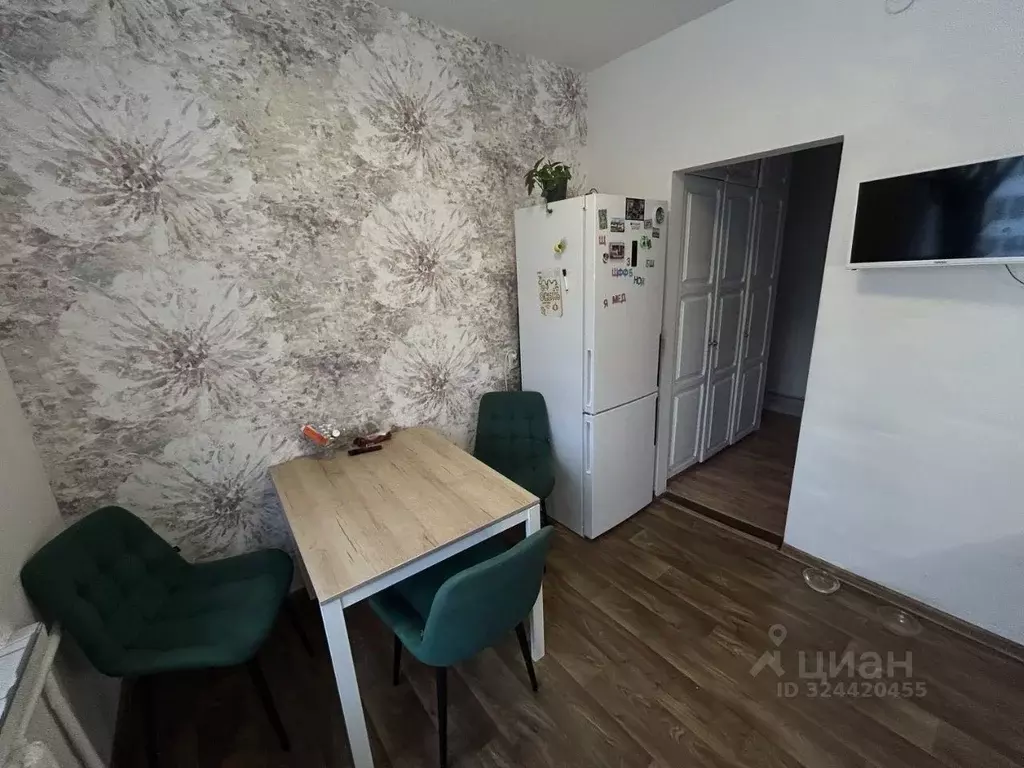 2-к кв. Тюменская область, Тюмень ул. Свердлова, 16 (59.9 м) - Фото 2