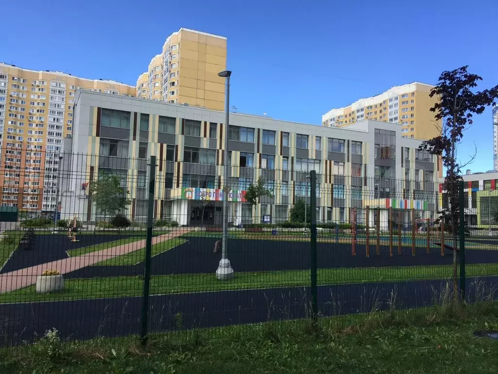 Комната 20 м в 4-к., 1/19 эт. - Фото 1