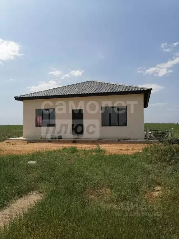 Дом в Крым, Сакский район, Уютненское с/пос, Братские дачи кп  (90 м) - Фото 1