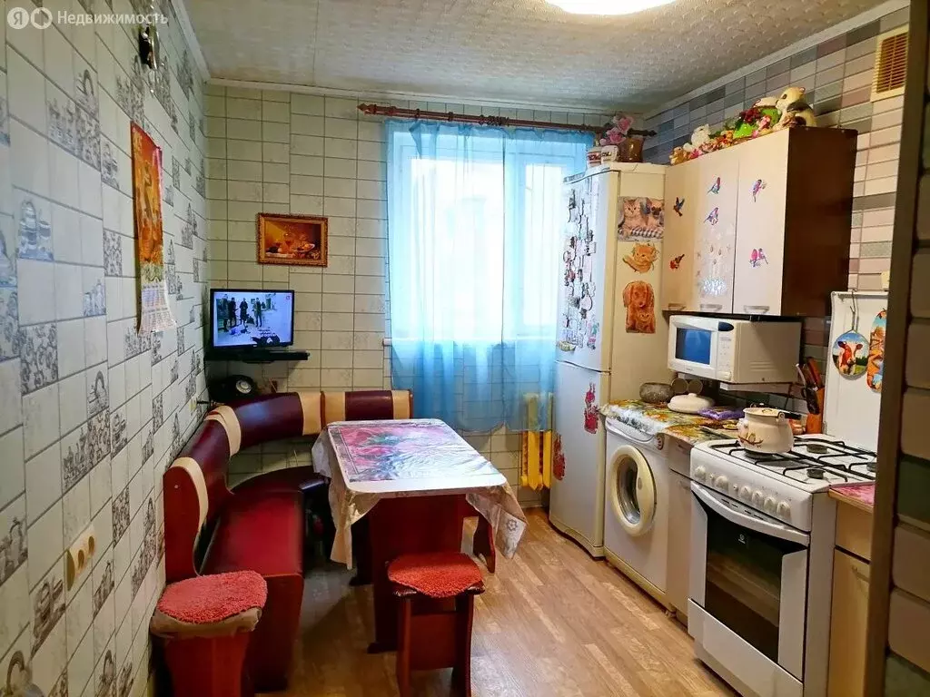 4-комнатная квартира: Волжский, улица Машиностроителей, 25 (73.8 м) - Фото 1