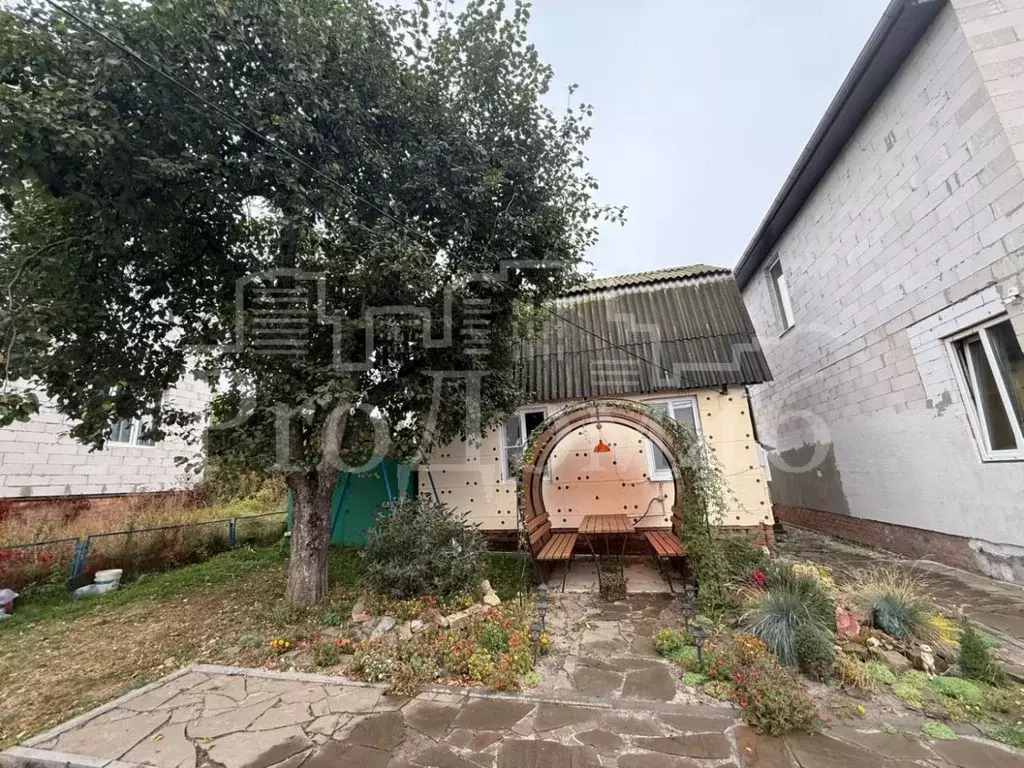 Дом в Курская область, Курский район, Моковский сельсовет, Сосновый ... - Фото 0