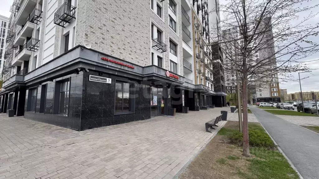 Торговая площадь в Тюменская область, Тюмень ул. Пожарных и ... - Фото 1