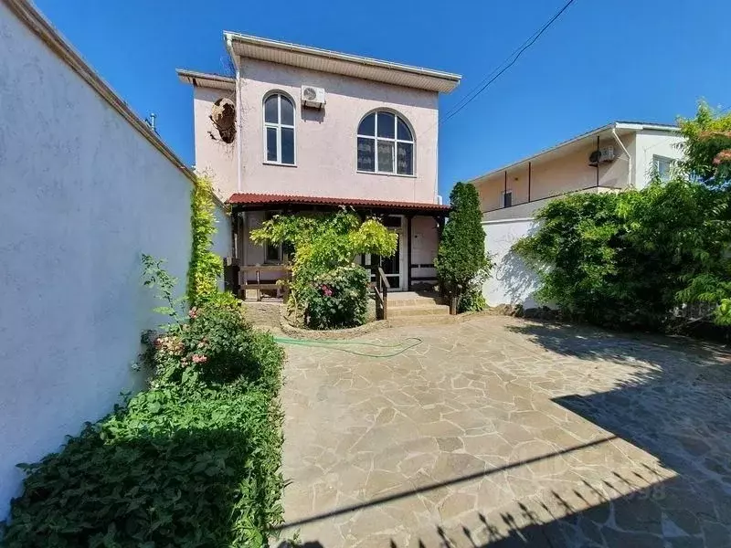 Дом в Крым, Евпатория ул. Симферопольская (250 м) - Фото 1