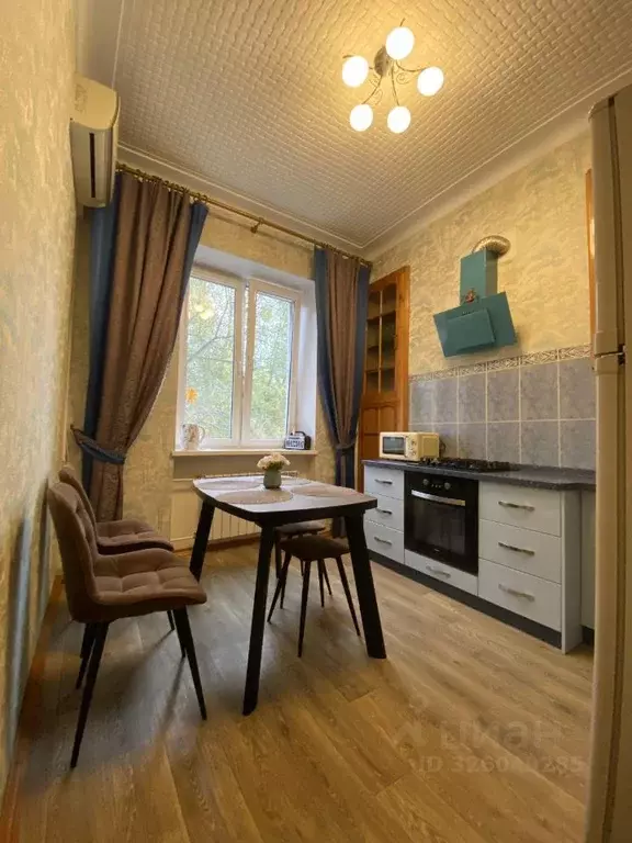 2-к кв. Саратовская область, Саратов ул. Большая Казачья, 100 (58.8 м) - Фото 2