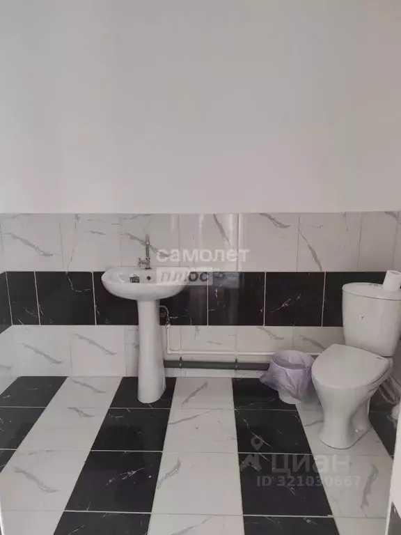 Офис в Краснодарский край, Абинск ул. Советов (17 м) - Фото 2