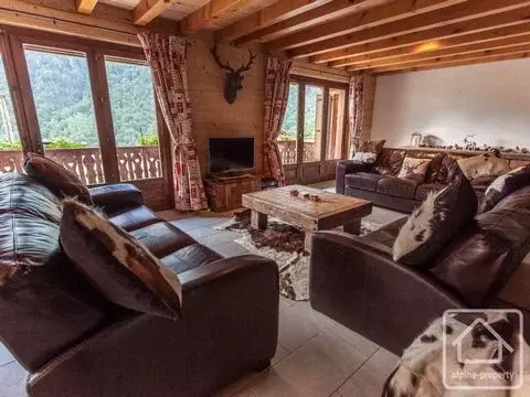 Stunning 6 bed, 5 bath renovated farmhouse. Perfect as a gite - Фото 1