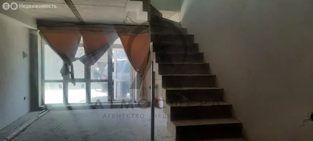Дом в посёлок городского типа Новомихайловский, Автомобильный ... - Фото 1