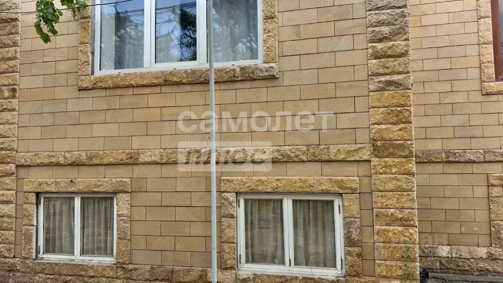 Дом в Дагестан, Хасавюрт Гвардейская ул., 73 (179 м) - Фото 1