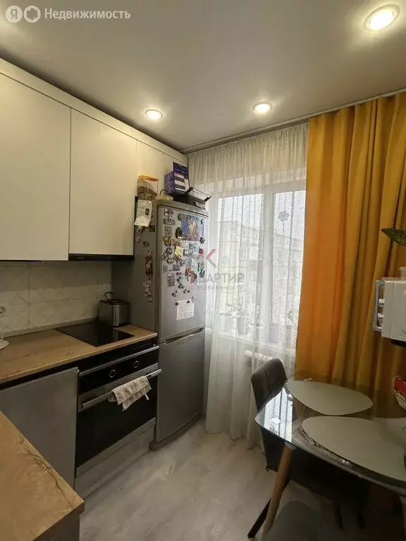 3-комнатная квартира: Черногорск, улица Генерала Тихонова, 33 (60.7 м) - Фото 1