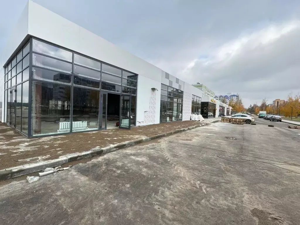 Помещение свободного назначения в Татарстан, Нижнекамск ул. Сююмбике, ... - Фото 1