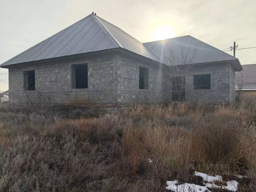 Дом в Оренбургская область, Оренбургский район, пос. Экспериментальный ... - Фото 0