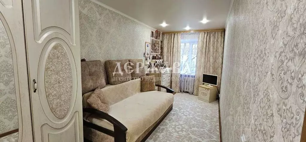 2-к кв. Белгородская область, Старый Оскол Горняк мкр, 34 (42.2 м) - Фото 0