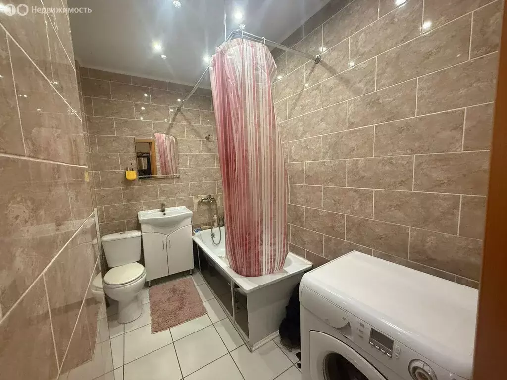 1-комнатная квартира: Оренбург, улица Геннадия Донковцева, 5 (45 м) - Фото 0