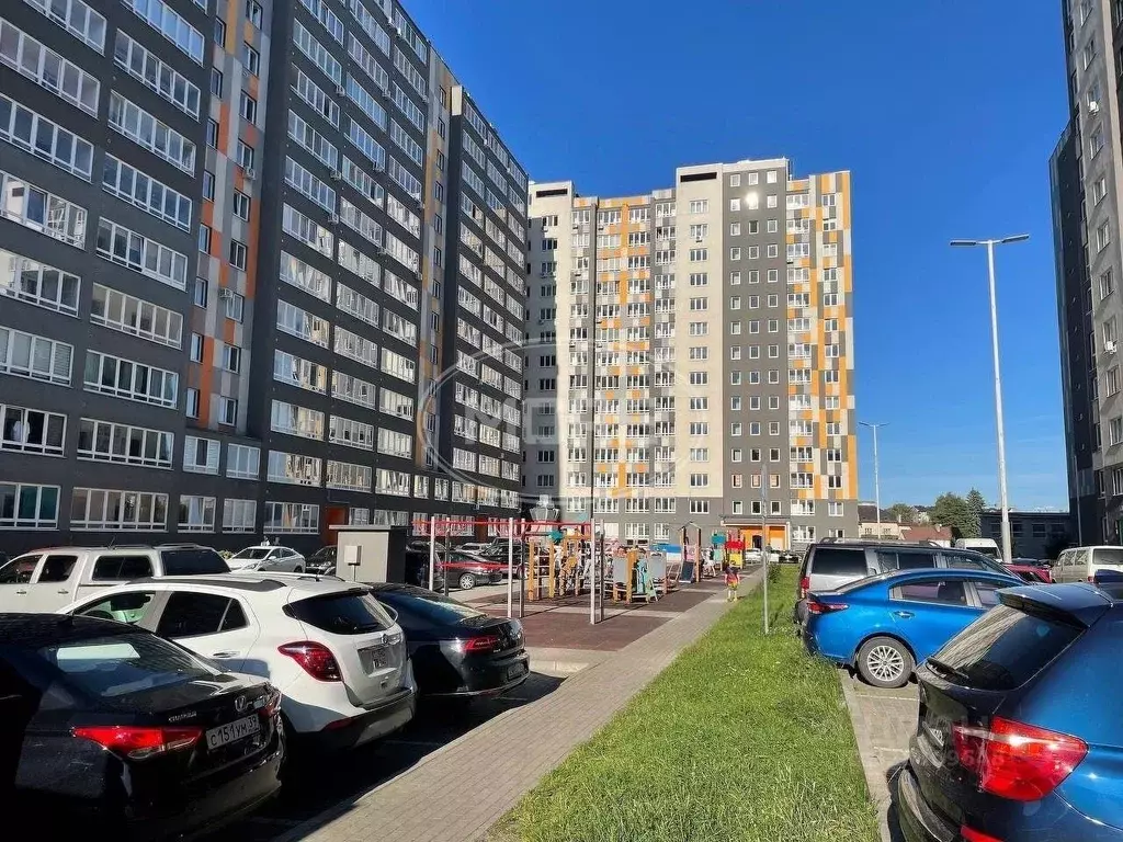 3-к кв. Калининградская область, Калининград ул. Старшины Дадаева, 70 ... - Фото 0