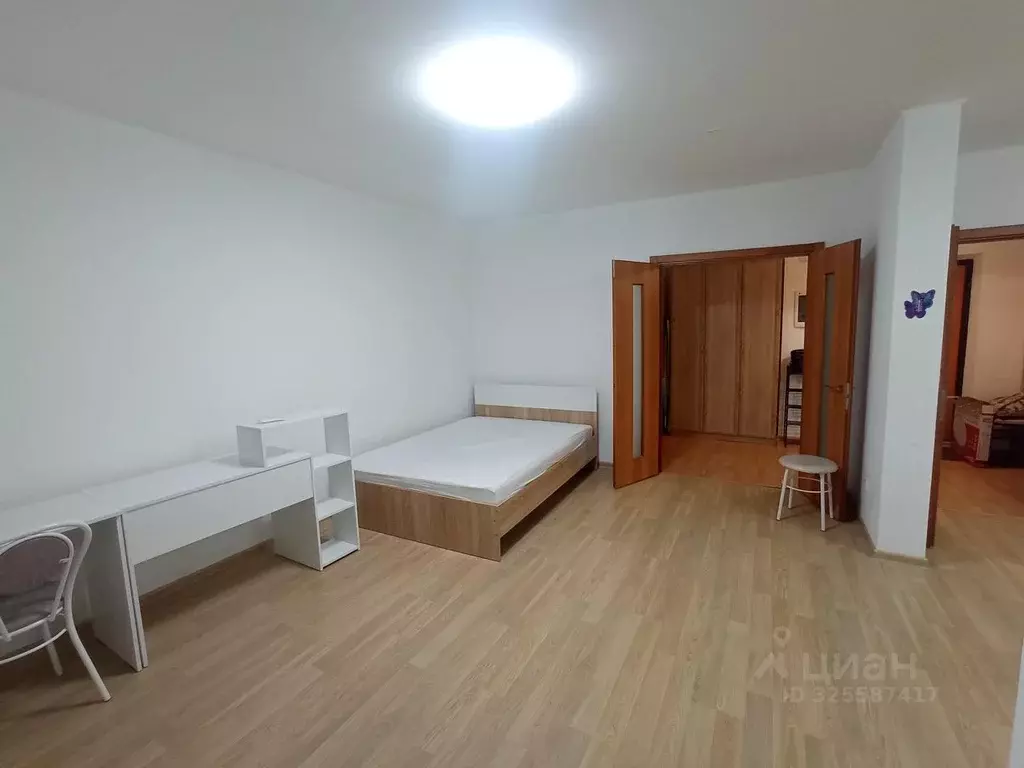 2-к кв. Свердловская область, Екатеринбург ул. Ирбитская, 8 (70.0 м) - Фото 1