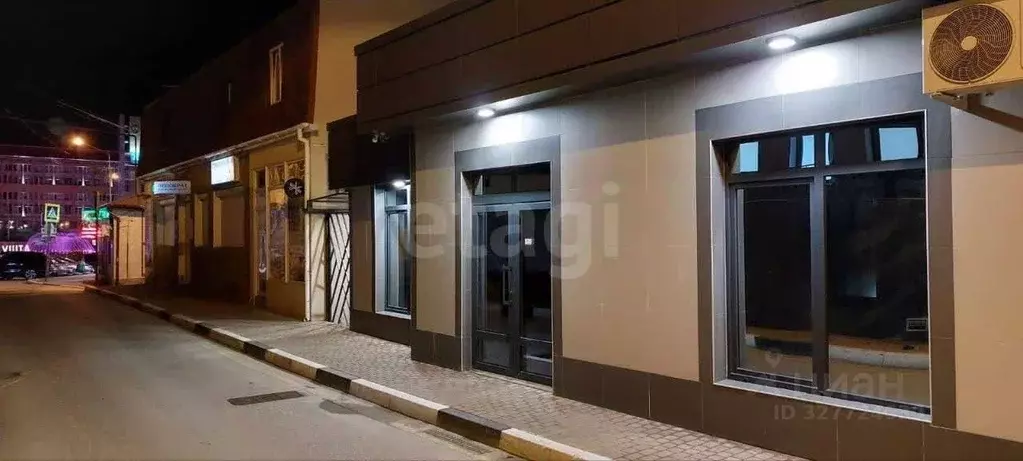 Торговая площадь в Крым, Алушта ул. 15 Апреля (59 м) - Фото 1