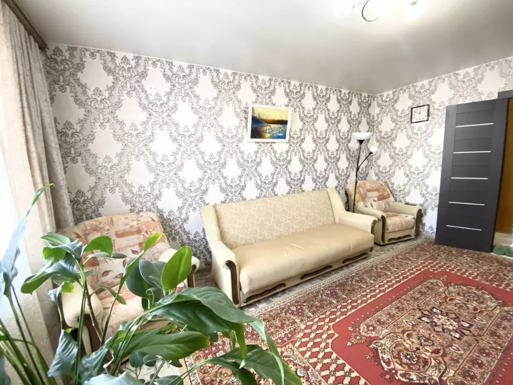 3-к кв. Саратовская область, Энгельс ул. Тельмана, 39 (65.0 м) - Фото 0