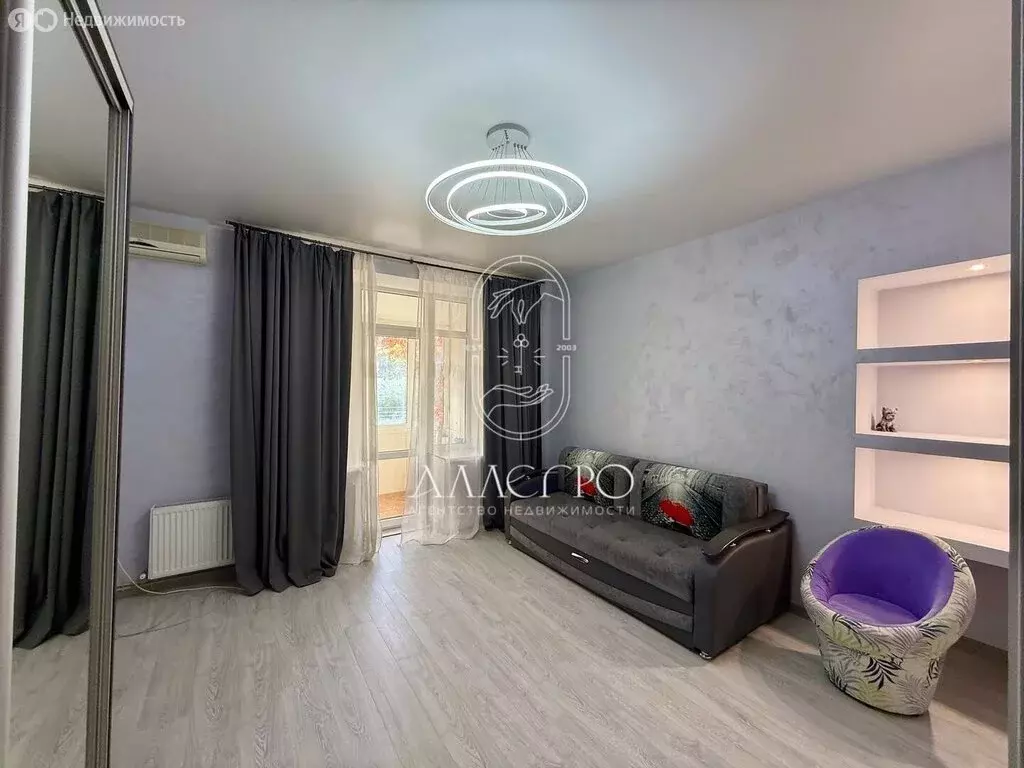 4-комнатная квартира: Севастополь, Казачья улица, 1 (100 м) - Фото 1