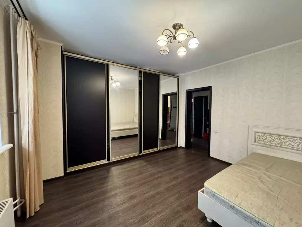 2-к кв. Самарская область, Самара Революционная ул., 5 (82.0 м) - Фото 1